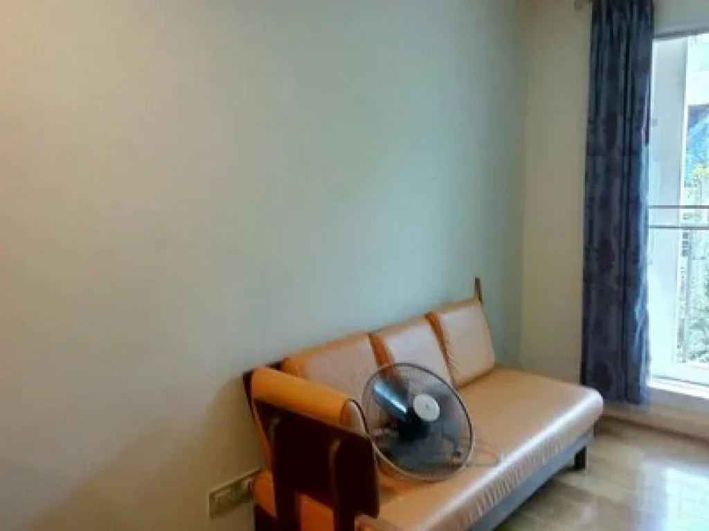 Room for rent at Condolette Light Convent 33 sqm 3rd floor Fully furnished