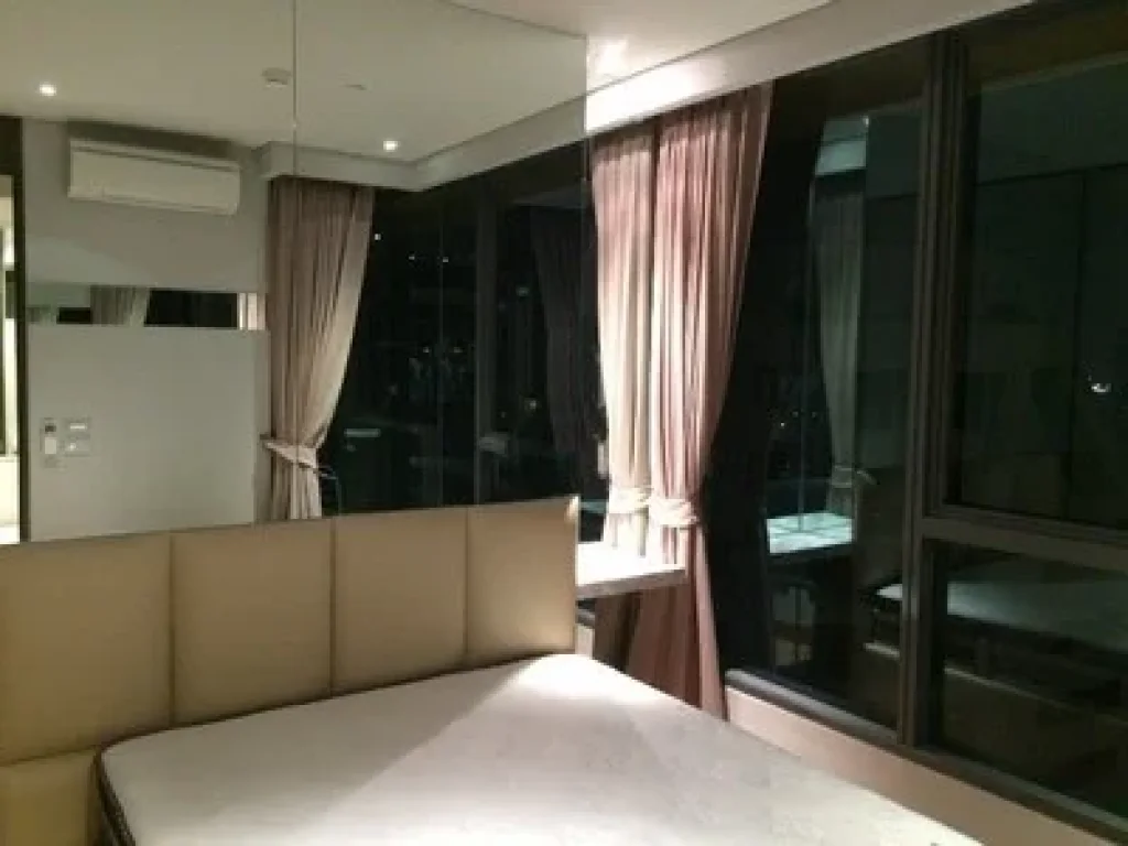 The Lumpini 24 condo for rent 1 bedroom 1 bathroom 30th floor BTS Phromphong