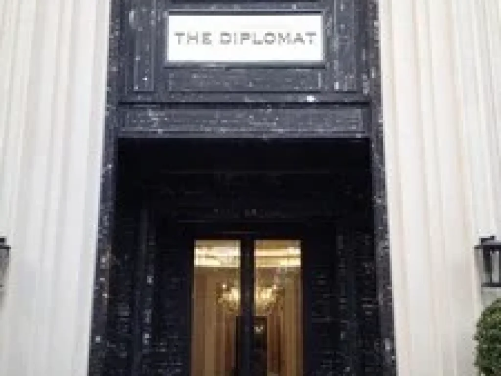 ให้เช่า คอนโด the diplomat Sathorn ใกล้BTSสุรศักดิ์  41 ตรม  40000 บาท