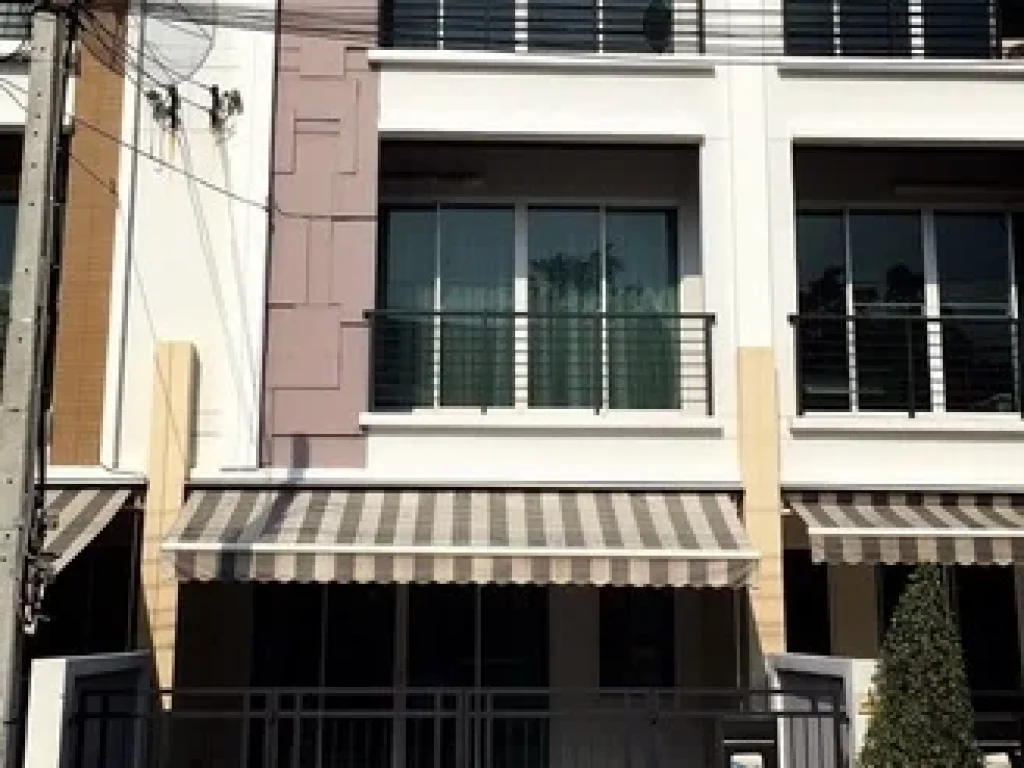 เช่า FOR RENT TOWNHOUSE S-SENSE SRINAKARIN 3 beds 3 baths 20 Sqw 30000 Luxury Decorated NEAR PARADISE PARK