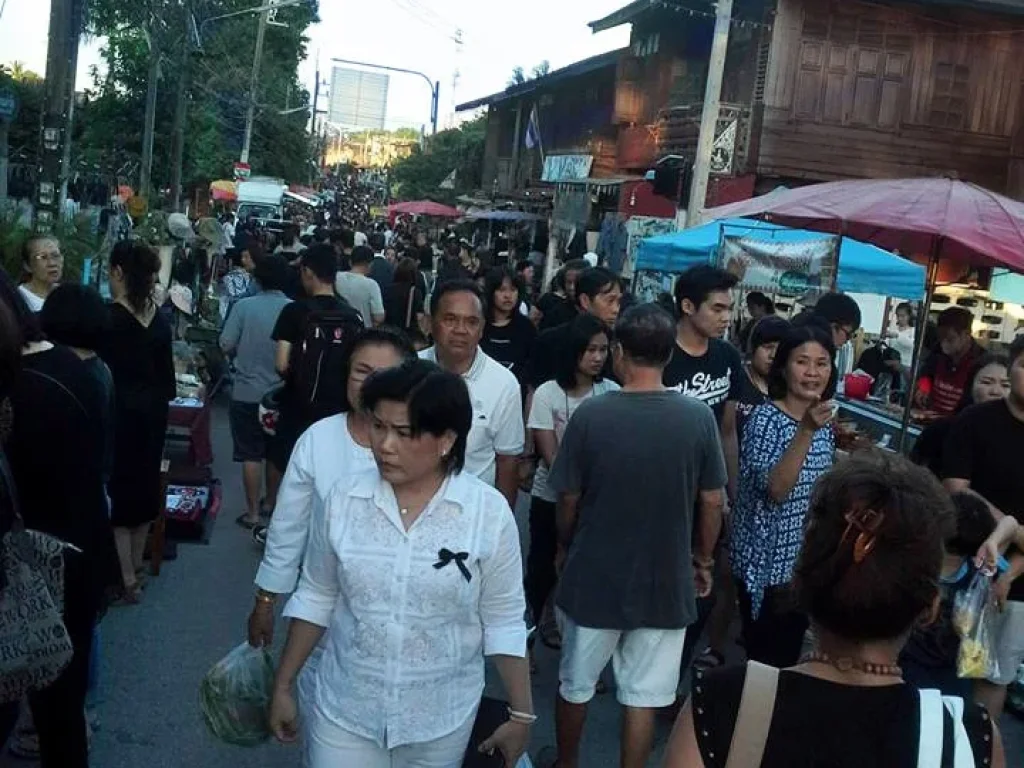 ขายบ้านไม้สัก 2 ชั้น หัวมุมถนนคนเดินกาดพระนอน-แพร่