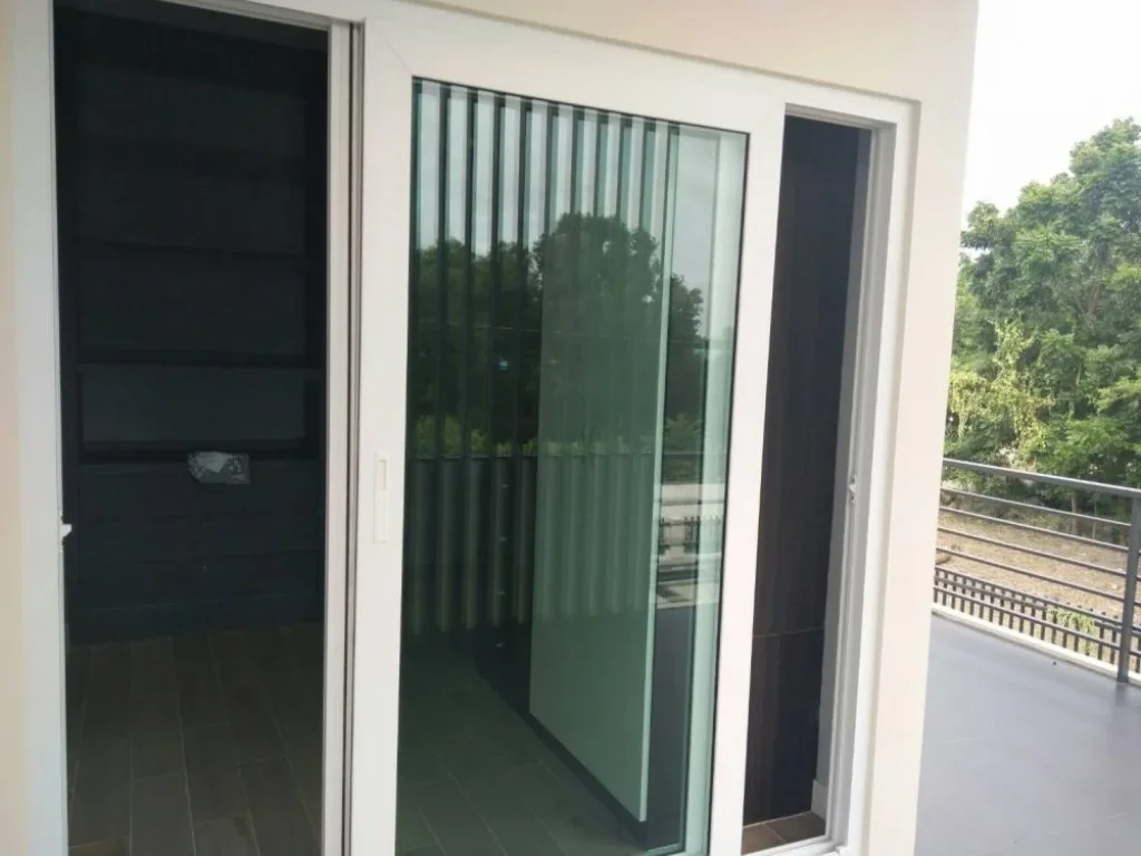 บางละมุง ขายด่วน บ้านเดี่ยว-สร้างใหม่ 2นอน 2น้ำ 274 ตรว A newly private house 2 beds2 baths built-in furniture very nice for expat call Win 081-