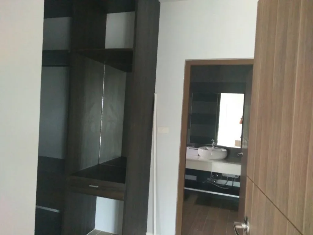 บางละมุง ขายด่วน บ้านเดี่ยว-สร้างใหม่ 2นอน 2น้ำ 274 ตรว A newly private house 2 beds2 baths built-in furniture very nice for expat call Win 081-