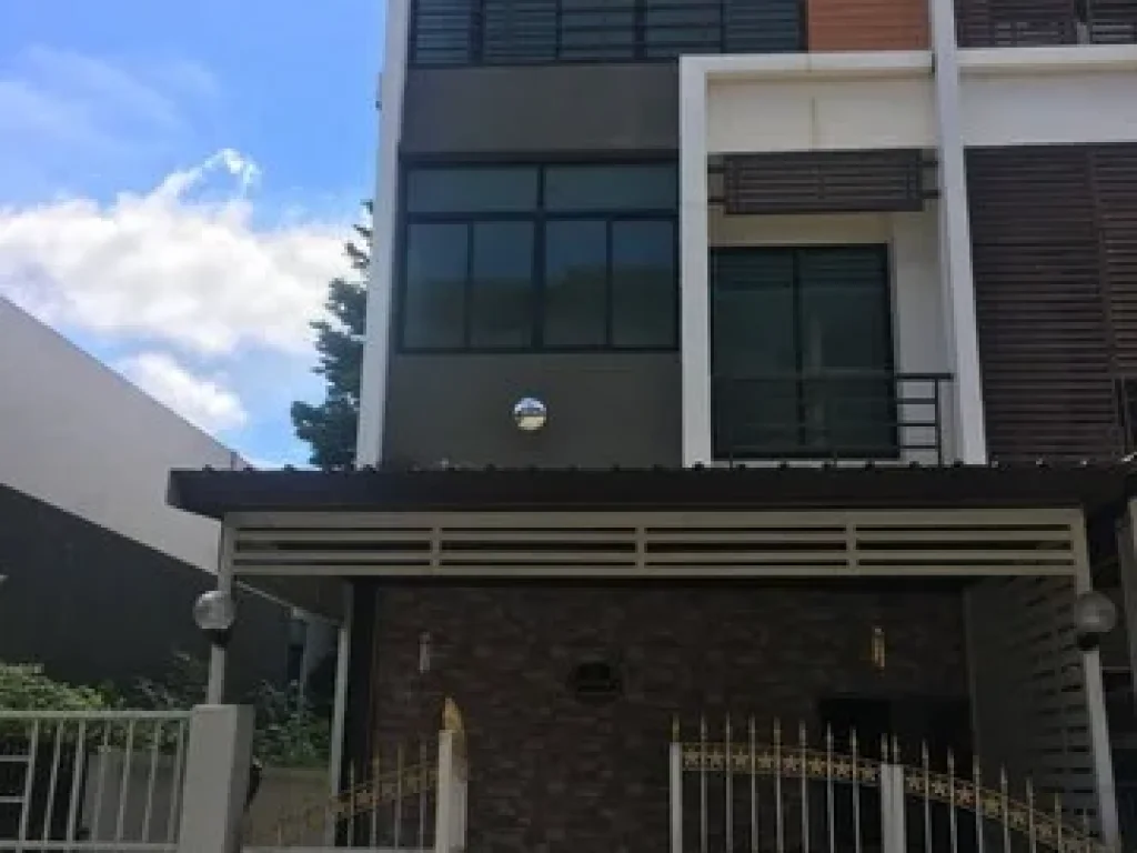 ขาย หรือ ให้เช่า Townhome six nature กัลปพฤกษ์ 256ตรว