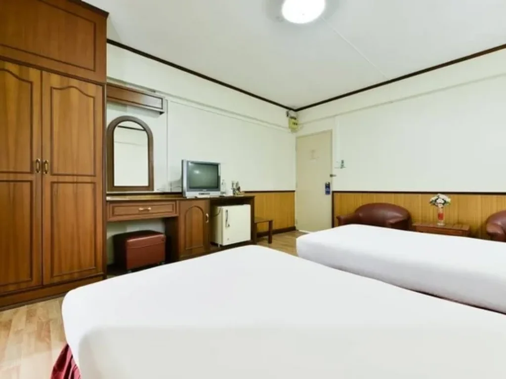 ให้เช่า ห้องพักรายเดือน ใกล้ BTSสะพานควาย ขนาด 30 ตรม ชั้น 8 Nice Palace Hotel Full service