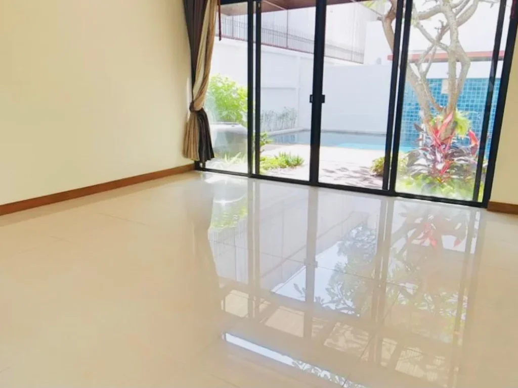 ให้เช่า บ้านเดี่ยว พร้อมสระว่ายน้ำ และสวน ย่านทองหล่อ For Rent Single House with pool amp garden in Thonglor