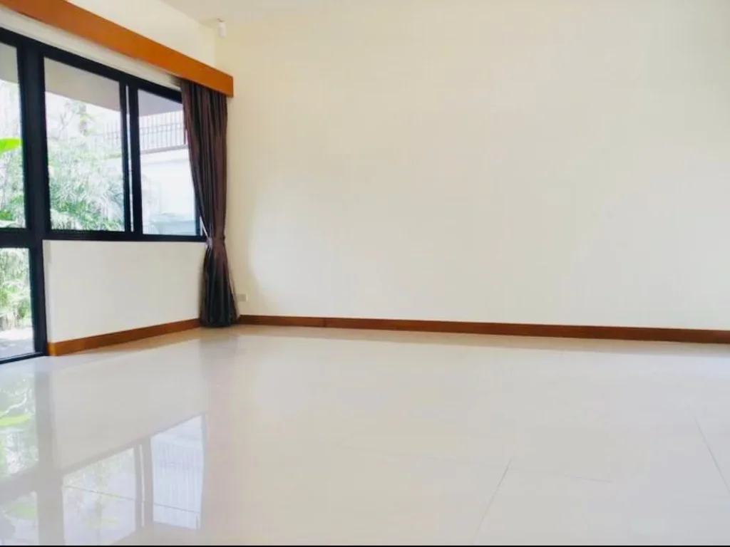 ให้เช่า บ้านเดี่ยว พร้อมสระว่ายน้ำ และสวน ย่านทองหล่อ For Rent Single House with pool amp garden in Thonglor