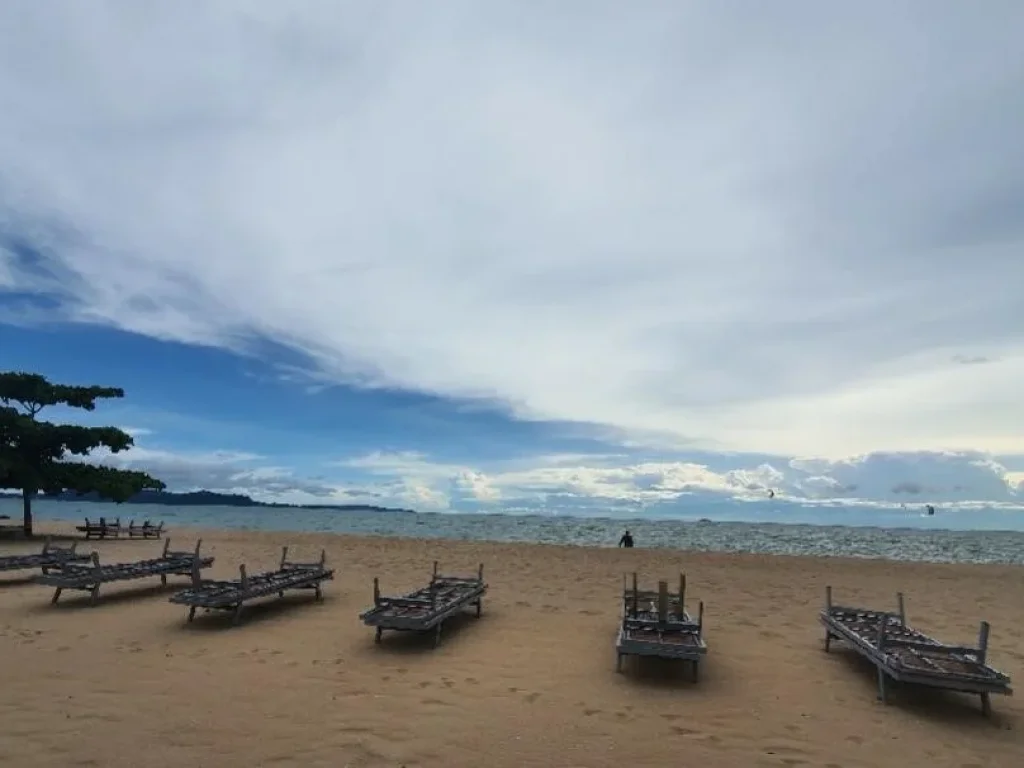 ขายด่วน คอนโดติดชายหาดจอมเทียน ขายถูกกว่าโครงการ 1000000 ล้านกว่าบาท มีห้องเดียวเท่านั้น โทร 063-826-5942