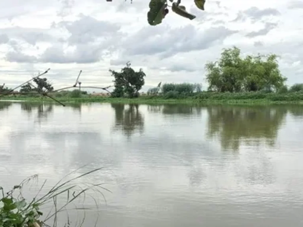 คุ้มค่ากับ บรรยากาศสดชื่น วิวสวย กับที่ดินพร้อมสิ่งปลูกสร้าง เนื้อที่ เกือบ 6 ไร่ ใกล้ถนนบางเลน นครปฐม