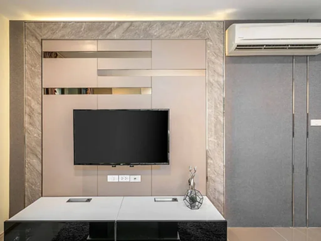 ห้องใหม่ แต่งสวย 1 ห้องนอน ที่ คอนโดมิราจ 27 Beautifully Decorated 1 Bedroom at Mirage 27