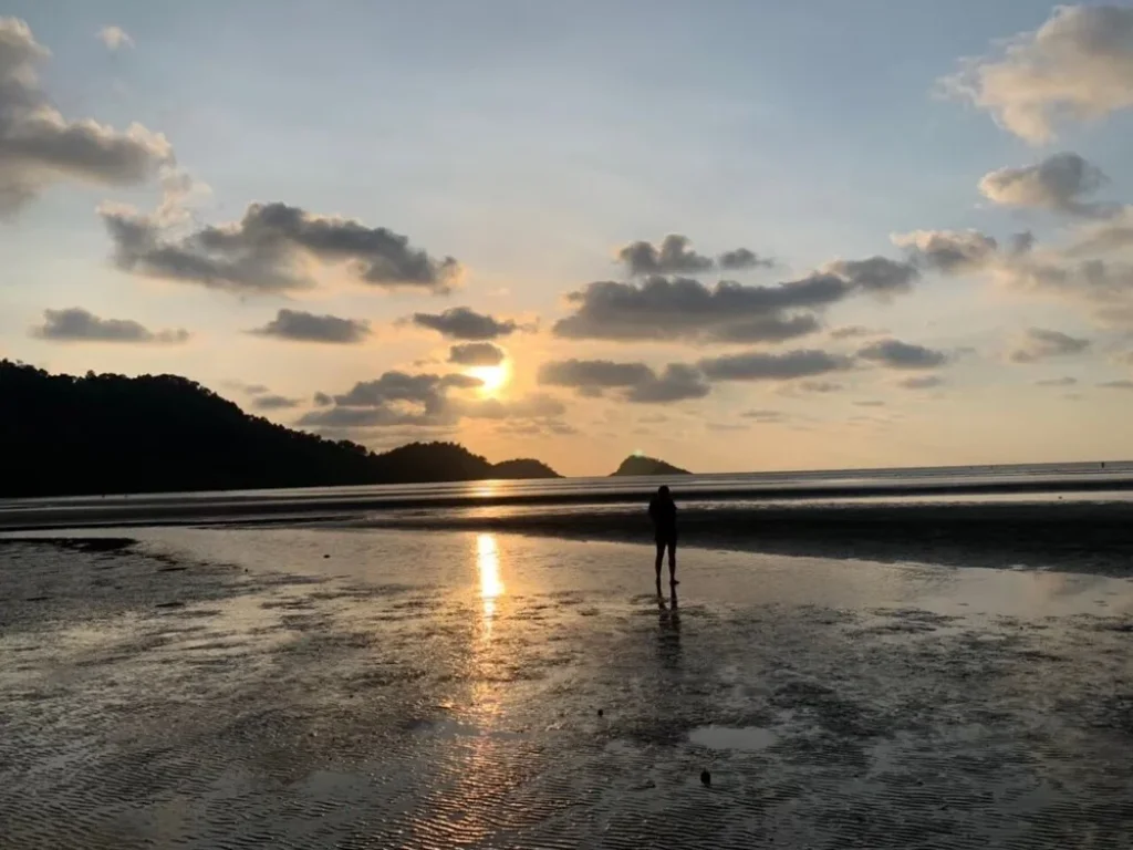 ขายที่ดินเกาะช้างติดทะเล หาดสวย ทั้งแปลงเนื้อที่ประมาณ 33 ไร่ แปลงสวยแบบนี้หาไม่ได้แล้วในเกาะช้าง