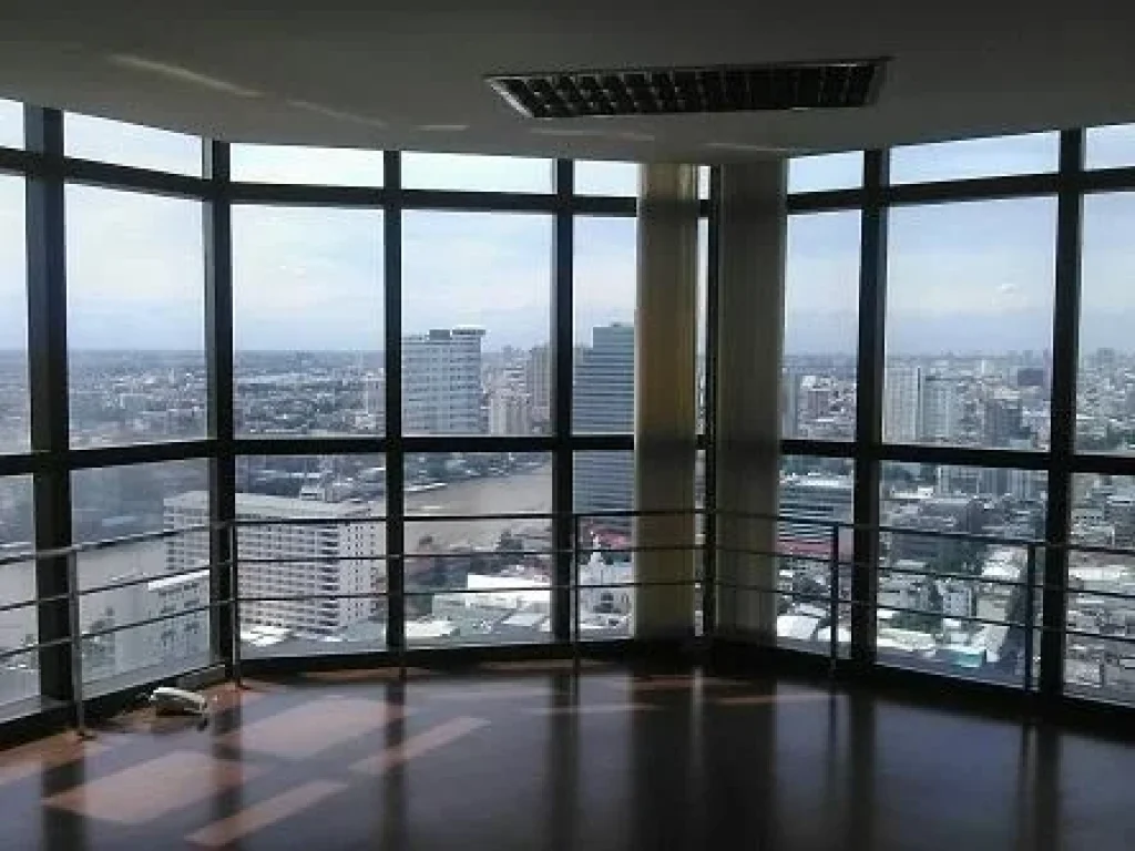 ขายห้องชุดเปล่า 180 ตารางเมตร อาคาร Lebua State Tower สีลม ใกล้บีทีเอสสะพานตากสิน