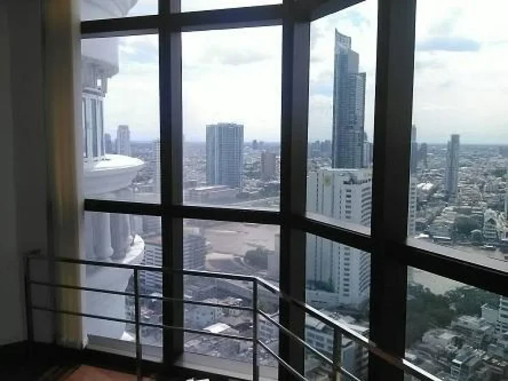 ขายห้องชุดเปล่า 180 ตารางเมตร อาคาร Lebua State Tower สีลม ใกล้บีทีเอสสะพานตากสิน