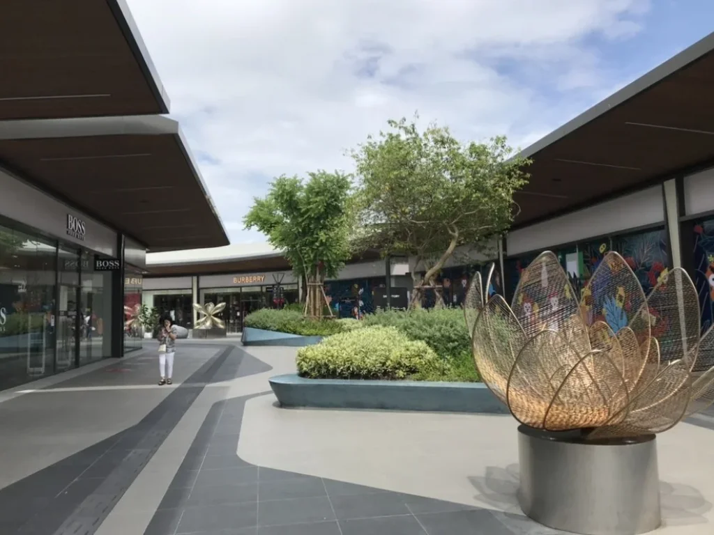 ขายที่ดิน สุวรรณภูมิ หลวงแพ่ง 80ไร่ ใกล้ห้างดัง Siam premium outlets อำเภอบางพลี จังหวัดสมุทรปราการ