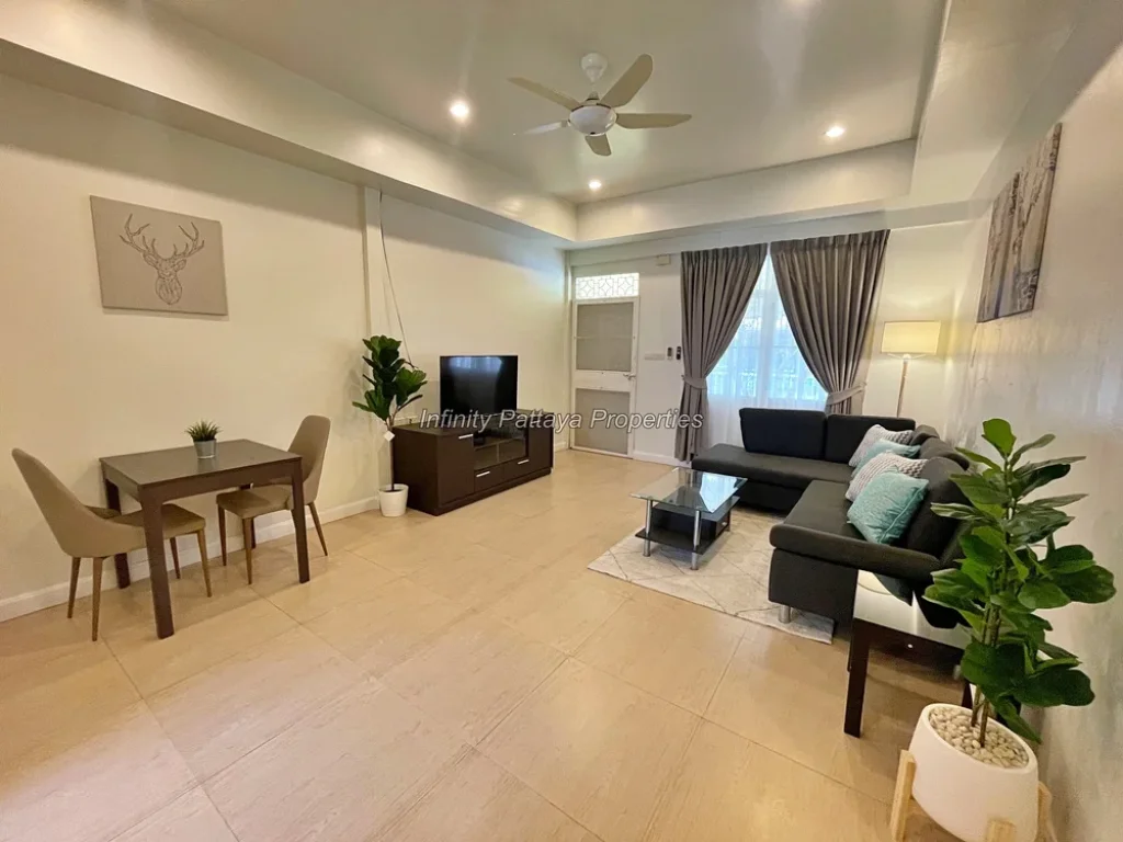 บ้านแฝดตกแต่งสวย มีพื้นที่สวน พัทยากลาง 2ห้องนอน Detached house 2 bedrooms Central Pattaya