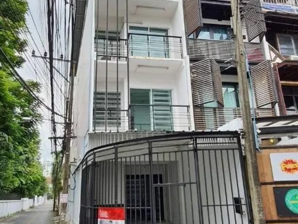 For Rent ให้เช่า ทาวน์โฮม4ชั้น หลังมุม สุขุมวิท65 ห่างจาก BTS เพียง 1 KM