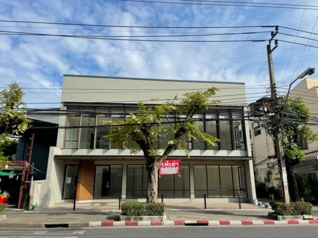 For Rent ให้เช่าอาคาร โชว์รูม 2 ชั้น สร้างใหม่ ริมถนนพระราม 3