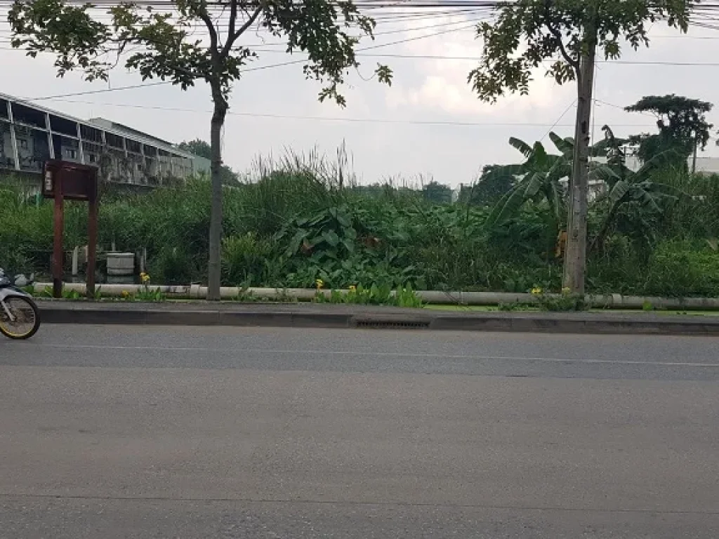 ขายที่ดินติดถนนรามคำแหง 9 ไร่ 80 วาไทย ใกล้รถไฟฟ้า MRT เตรียมอุดมน้อมเกล้า 100 เมตร แขวงเขตสะพานสูง กรุงเทพมหานคร