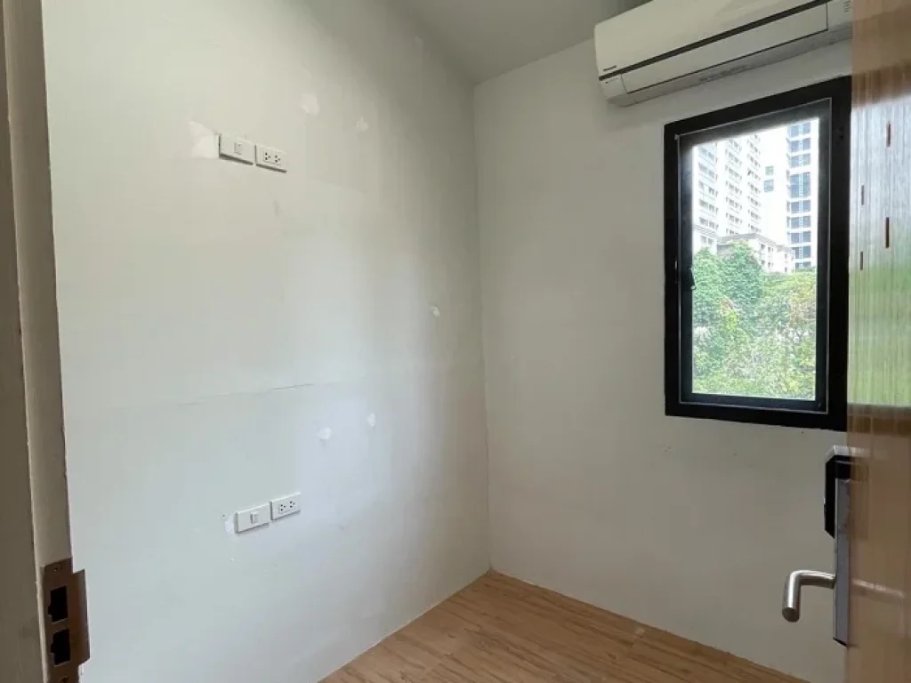 For Rent ให้เช่า บ้าน 5 ชั้น ถนนหลังสวน ทำเลดี ใกล้ BTS ชิดลม เหมาะสำหรับทำกิจการ มีแอร์ ลิฟต์ พร้อมเริ่มกิจการได้ทันที ในราคาพิเศษ