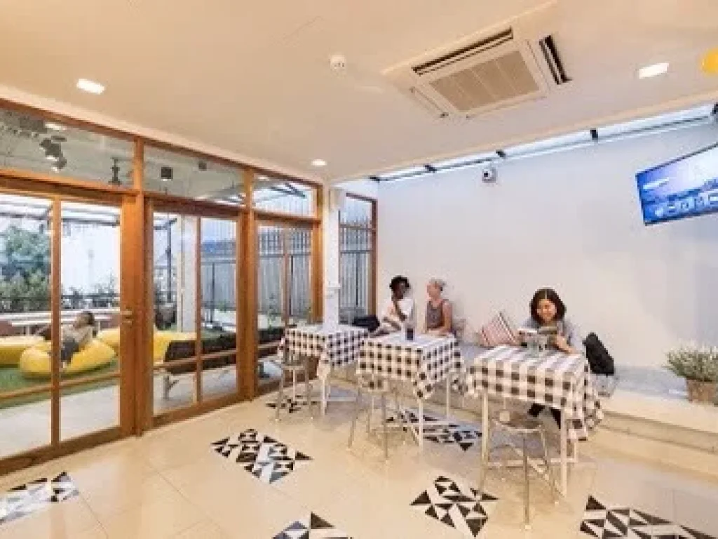 For Rent ให้เช่า บ้าน 5 ชั้น ถนนหลังสวน ทำเลดี ใกล้ BTS ชิดลม เหมาะสำหรับทำกิจการ มีแอร์ ลิฟต์ พร้อมเริ่มกิจการได้ทันที ในราคาพิเศษ