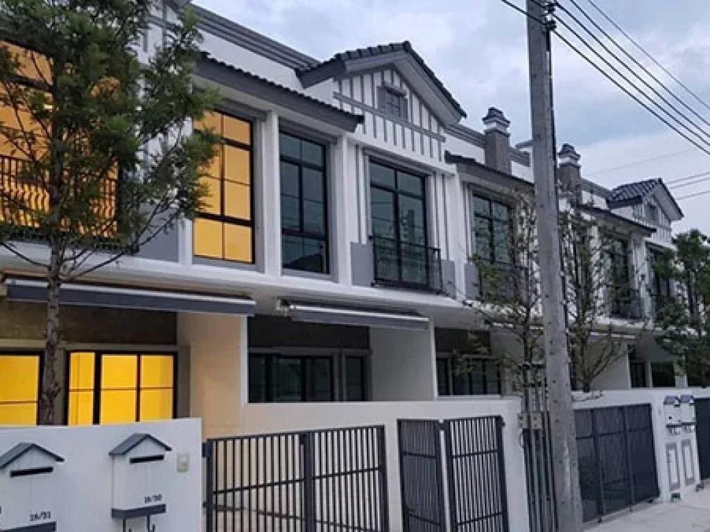 ทาวน์โฮม 2 ห้องนอน แถวบางนา Townhome 2 Bedroom Near Bangna