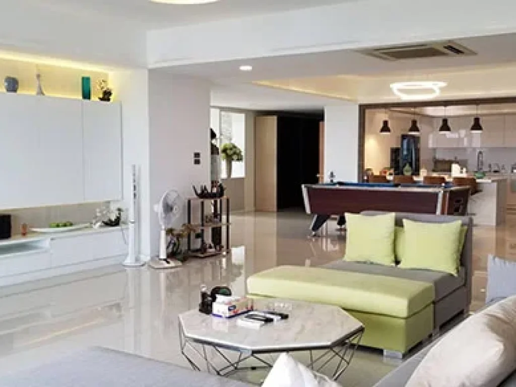 คอนโดตกแต่งใหม่ 3 ห้องนอน เอกมัย 12 Newly renovated 3-Bedroom Unit at Ekamai 12