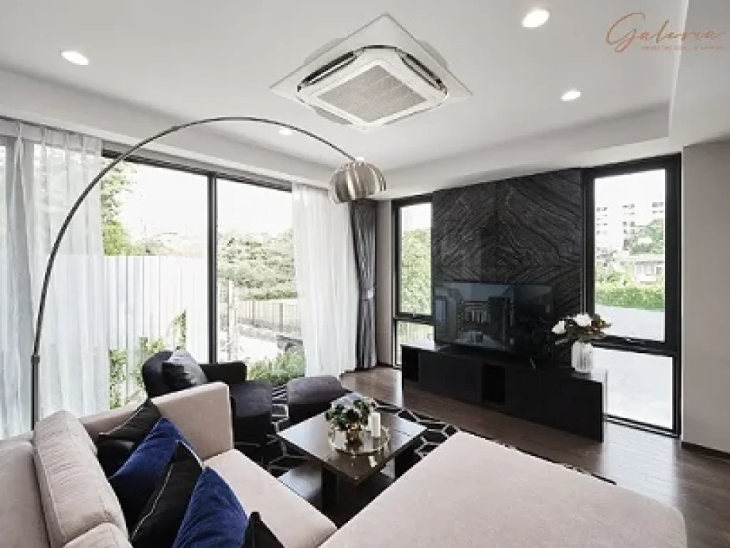 Exclusive Luxury Townhome ทาวน์โฮมบนทำเลศักยภาพ Galeria 64