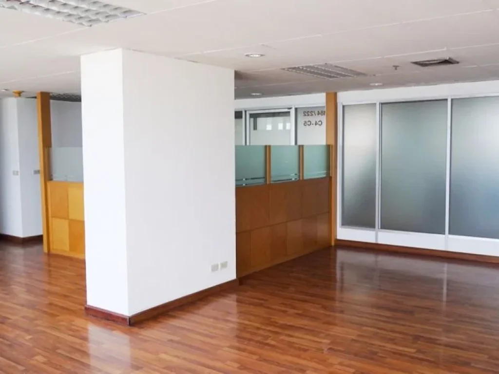 ออฟฟิศ สำนักงานให้เช่า Forum tower ใกล้ MRT ห้วยขวาง Office Forum tower For Rent