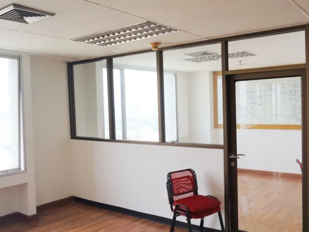 ออฟฟิศ สำนักงานให้เช่า Forum tower ใกล้ MRT ห้วยขวาง Office Forum tower For Rent