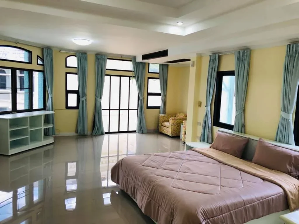 ให้เช่าAsok-Phrom Phong Cluster Home Sukhumvit soi 31 ขนาด 500 sqm 4 bed 75000 บาท 0979495559