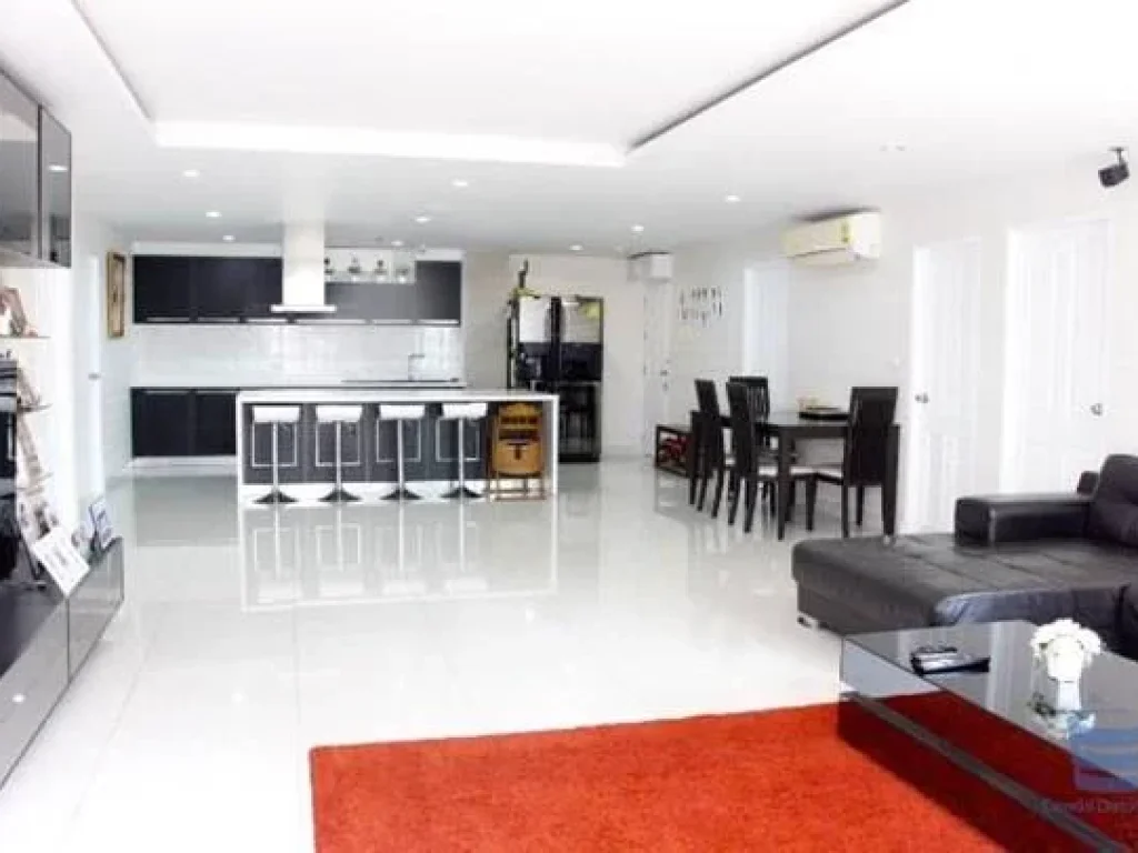 BIG room GREAT Location BELOW MARKET Price condo for sale in Sukhumvit 50