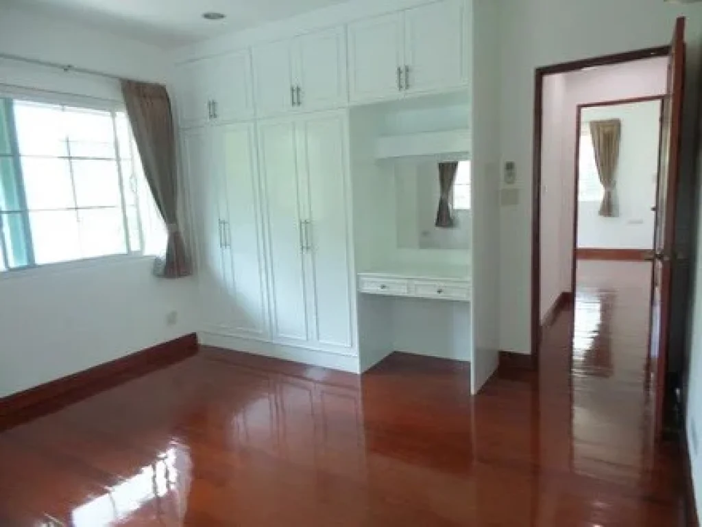 ให้เช่า บ้านเดี่ยว 2 ชั้น ในหมู่บ้าน เพื่ออยู่อาศัย ย่านเอกมัย For Rent Nice Single House very closed BTS Ekamai