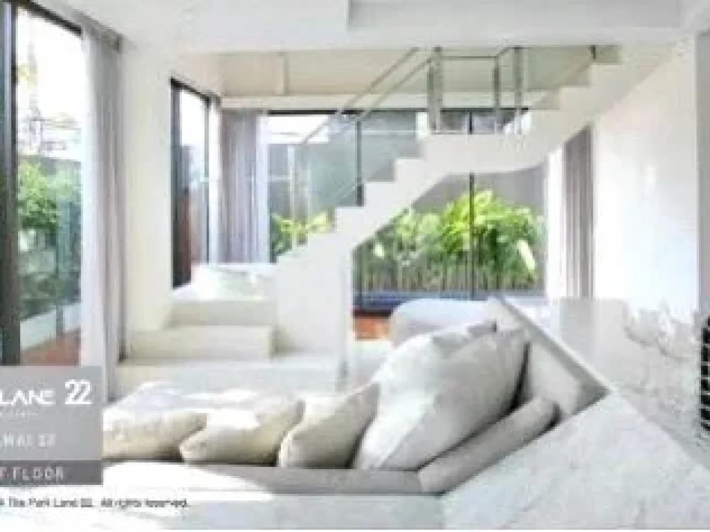 บ้านเดี่ยว ทันสมัย amp ดาดฟ้าสวย ย่านเอกมัย Single House with nice garden on the roof top in Ekamai