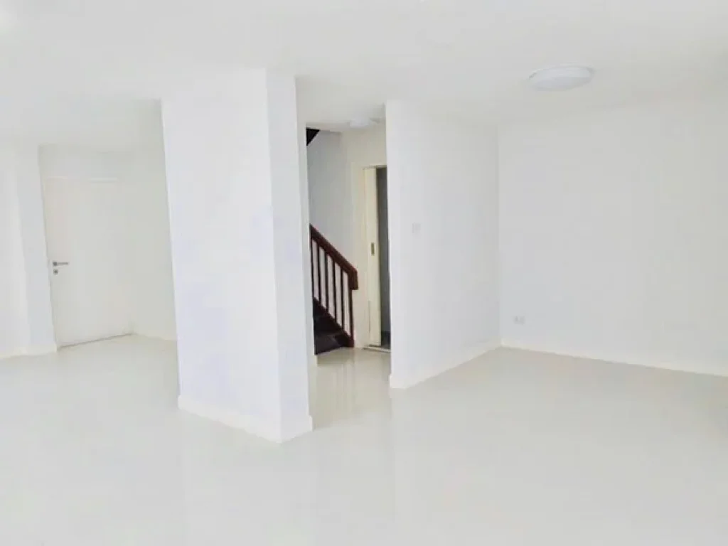 บ้านเดี่ยว ปรับปรุงสวยใหม่ ย่านนานา For rent Very Nice New Single House just renovated