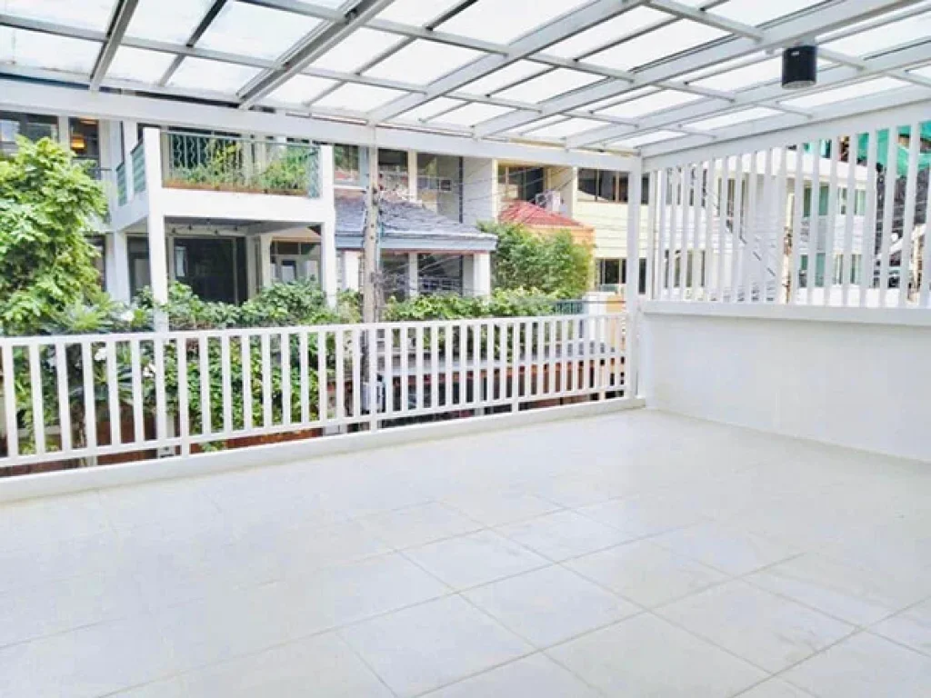 บ้านเดี่ยว ปรับปรุงสวยใหม่ ย่านนานา For rent Very Nice New Single House just renovated