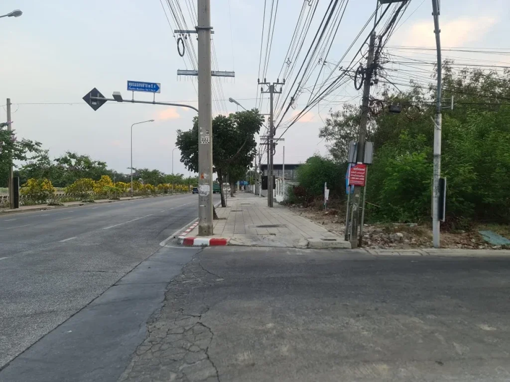 ขาย ที่ดิน 78 ตรว ติดถนนเลียบคลองทวีวัฒนา ย่านภาษีเจริญ กรุงเทพฯ