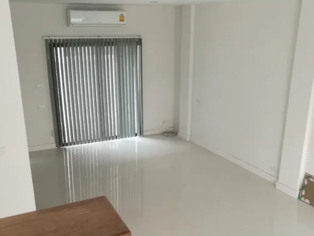 For Rent ให้เช่าทาวน์โฮม 3 ชั้น โครงการ โคซี่ COZY ซอยนาคนิวาส 24 ถนนลาดพร้าว แอร์ 4 เครื่อง ไม่มีเฟอร์นิเจอร์