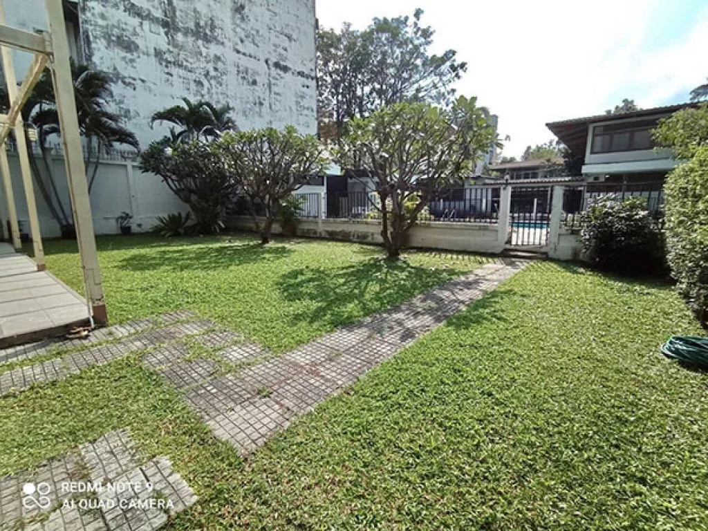 บ้านเดี่ยว 2ชั้น พร้อมสวนสวยและสระว่ายน้ำ Single House with nice garden and pool