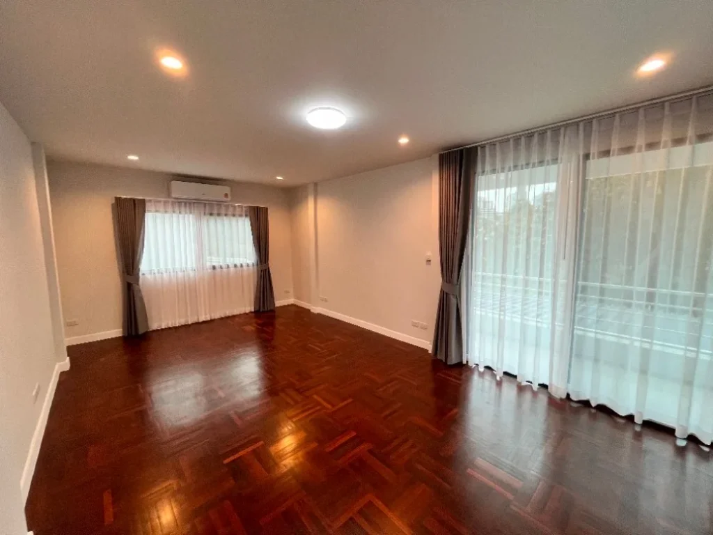 For Rent ให้เช่า บ้านเดี่ยว 109 ตรวา รีโนเวทใหม่ทั้งหลัง ใจกลางเมือง ย่านอารีย์ เงียบสงบ ปลอดภัย