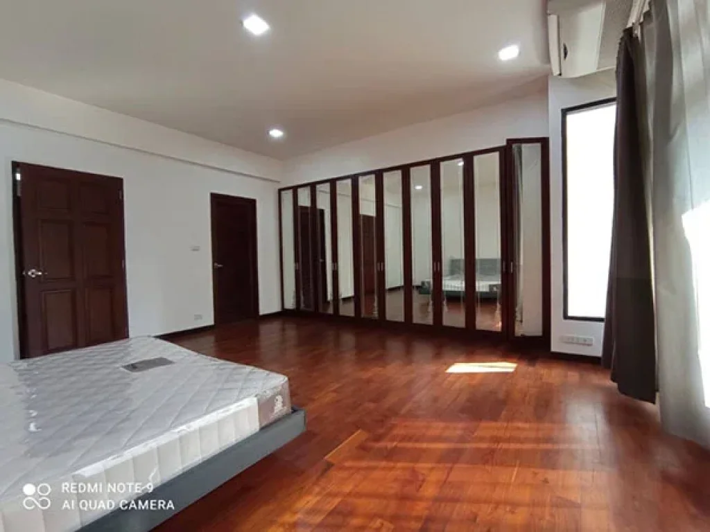 ทาวน์เฮาส์หลังใหญ่ สำหรับเช่า เดือนละ 1แสนบาท Big Town House For Rent 100K