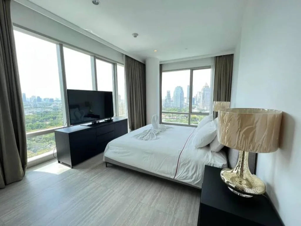 Luxury Penthouse 185 Ratchadamri 3 Bedroom 1 Maid for rent ให้เช่า ห้องเพ้นท์เฮ้าส์ 3 ห้องนอน 198 sqm ห้องใหม่ ชั้นสูง วิวสวนลุม