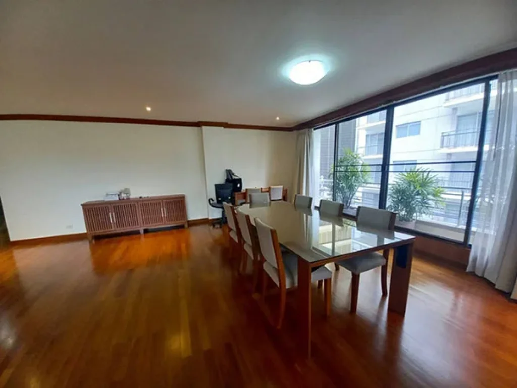 ให้เช่า ยูนิต 4 ห้องนอนที่อโศก For Rent 4 Bedroom Unit at Asoke