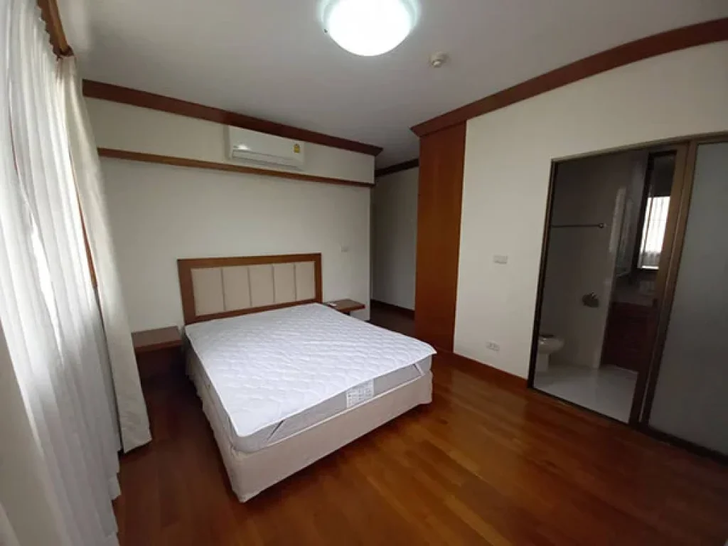 ให้เช่า ยูนิต 4 ห้องนอนที่อโศก For Rent 4 Bedroom Unit at Asoke