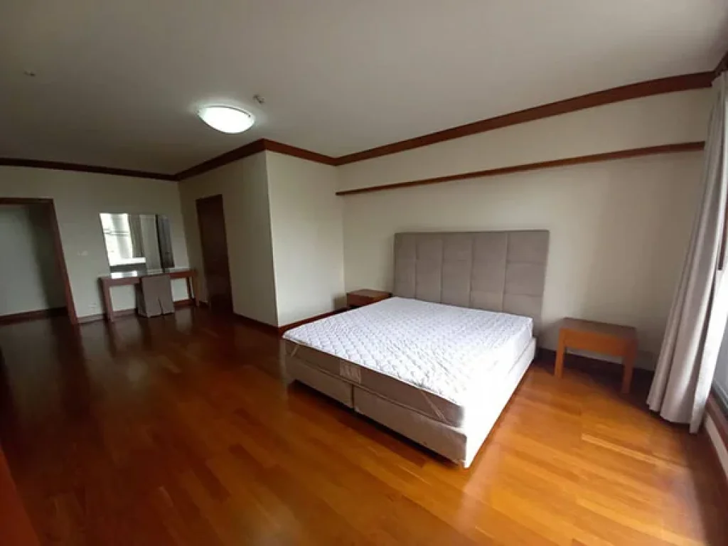 ให้เช่า ยูนิต 4 ห้องนอนที่อโศก For Rent 4 Bedroom Unit at Asoke