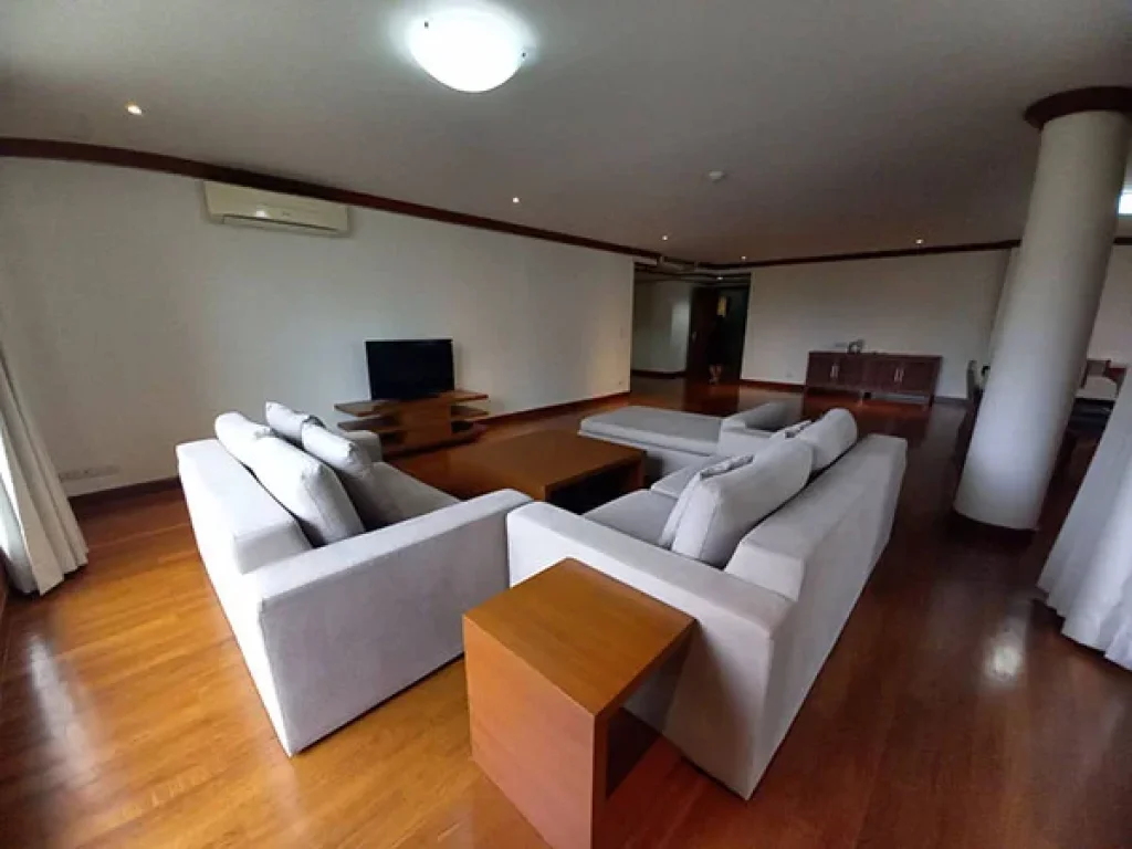 ให้เช่า ยูนิต 4 ห้องนอนที่อโศก For Rent 4 Bedroom Unit at Asoke