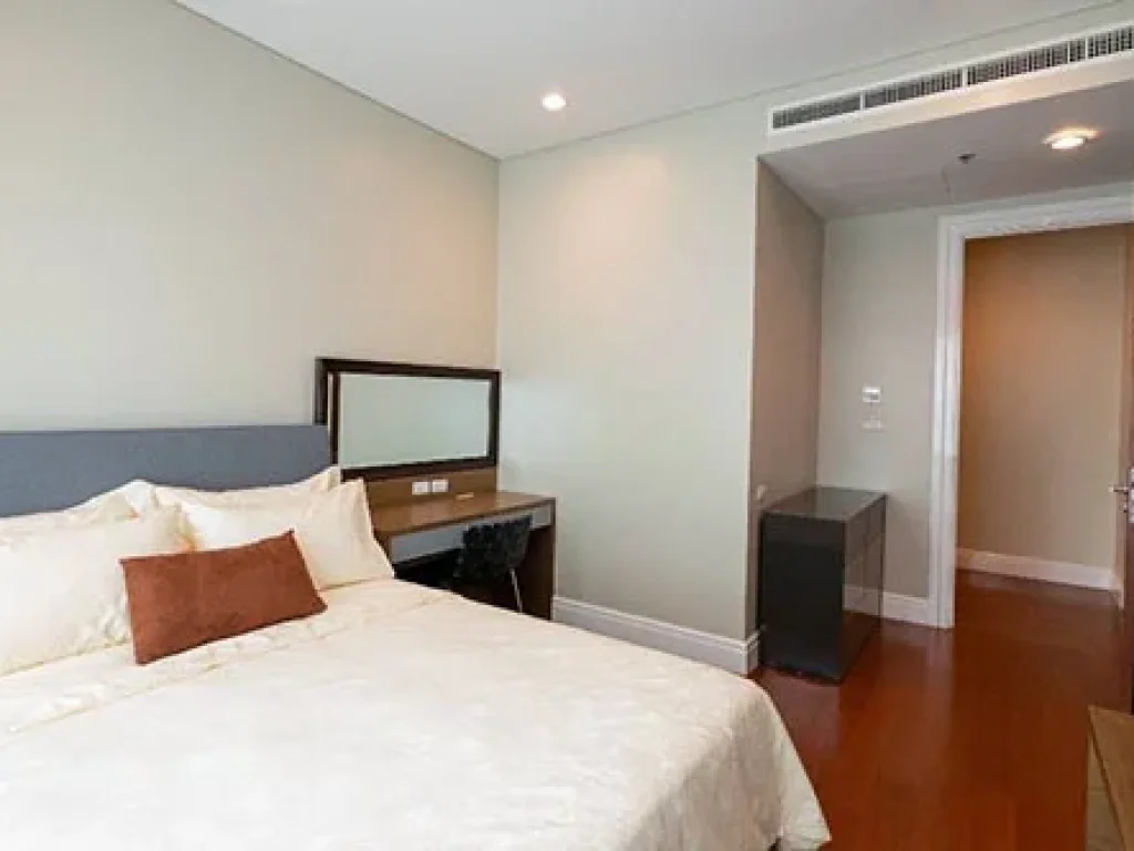 ให้เช่า ห้องดูเพล็กซ์ 3 ห้องนอน พร้อมพงษ์ For Rent 3 Bedroom Duplex Unit at Phromphong