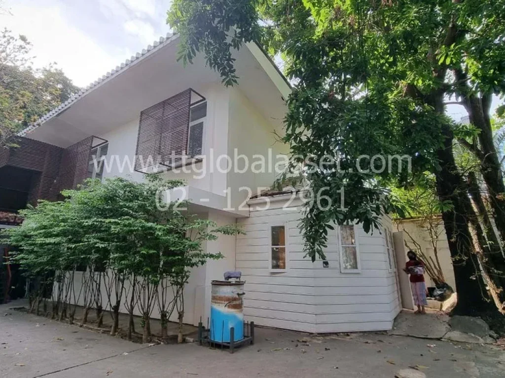 ที่ดินพร้อมสิ่งปลูกสร้าง บ้าน 4 หลัง2 ไร่ 83 ตรวสุขุมวิท 49