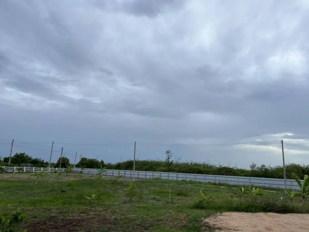 ขายที่ดินพร้อมบ้านพักตากอากาศ ใกล้หาดเจ้าสำราญ จังหวัดเพชรบุรี