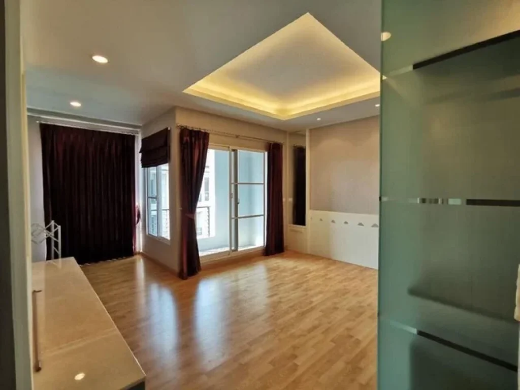 TOWNHOUSE S-Sense พระราม9-ลาดพร้าว 6960000 B 3นอน3BATHROOM พื้นที่ 20 sqwa 0 NGAN 0 RAI มือสอง -