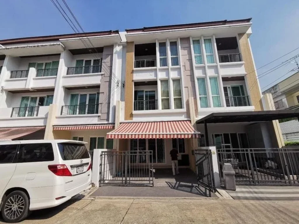 TOWNHOUSE S-Sense พระราม9-ลาดพร้าว 6960000 B 3นอน3BATHROOM พื้นที่ 20 sqwa 0 NGAN 0 RAI มือสอง -